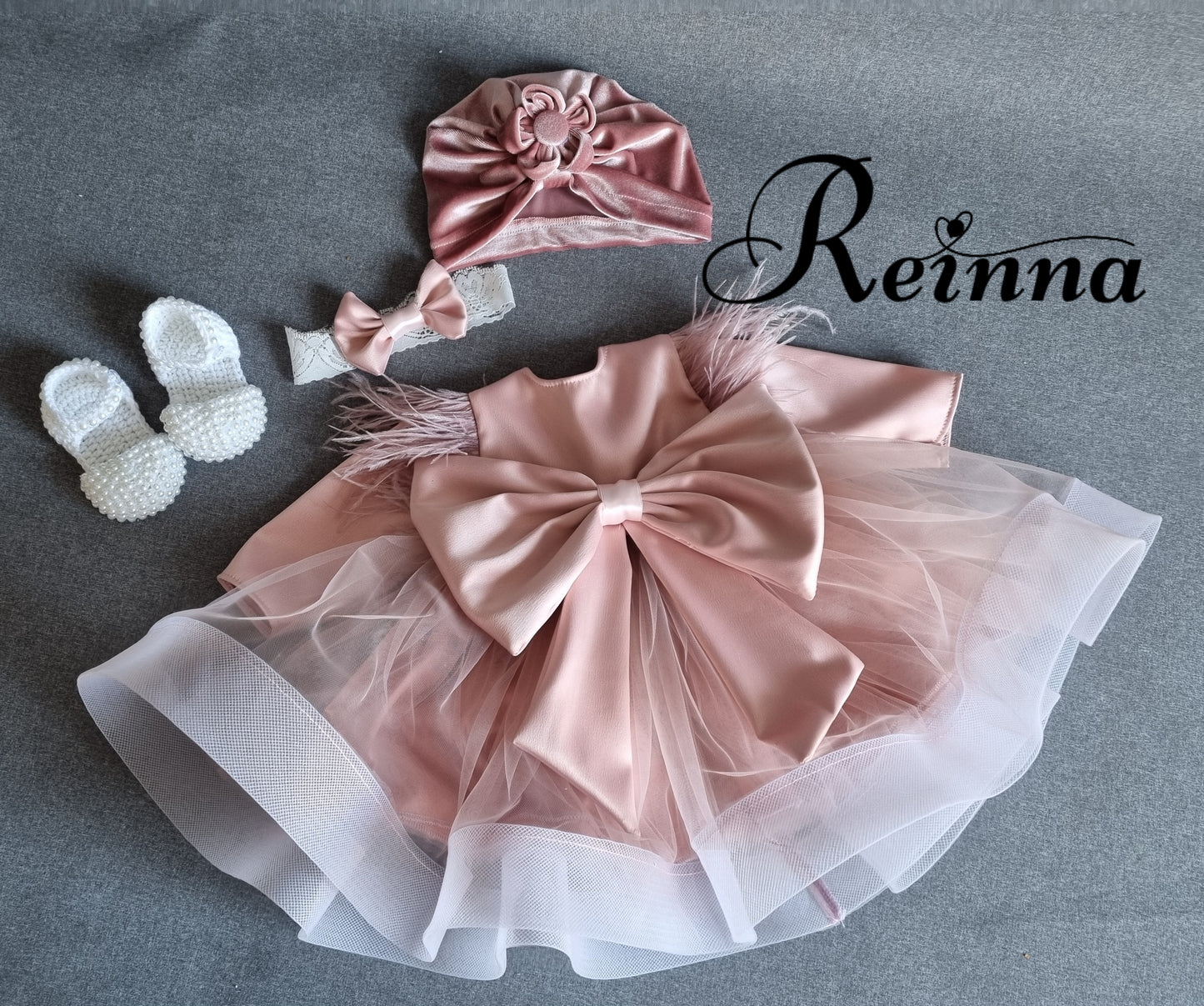 Set rochie botez cu pantofiori si căciulița