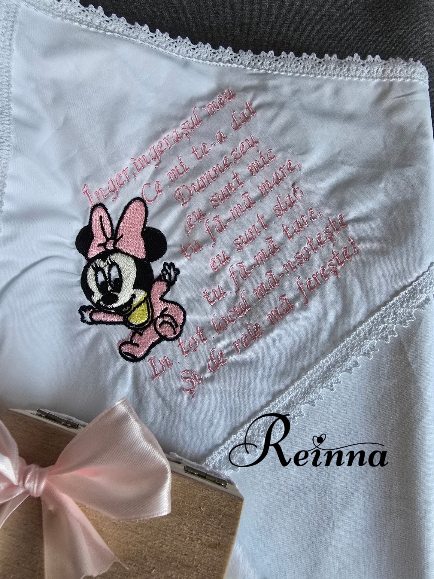 Trusou botez fetite, roz prafuit