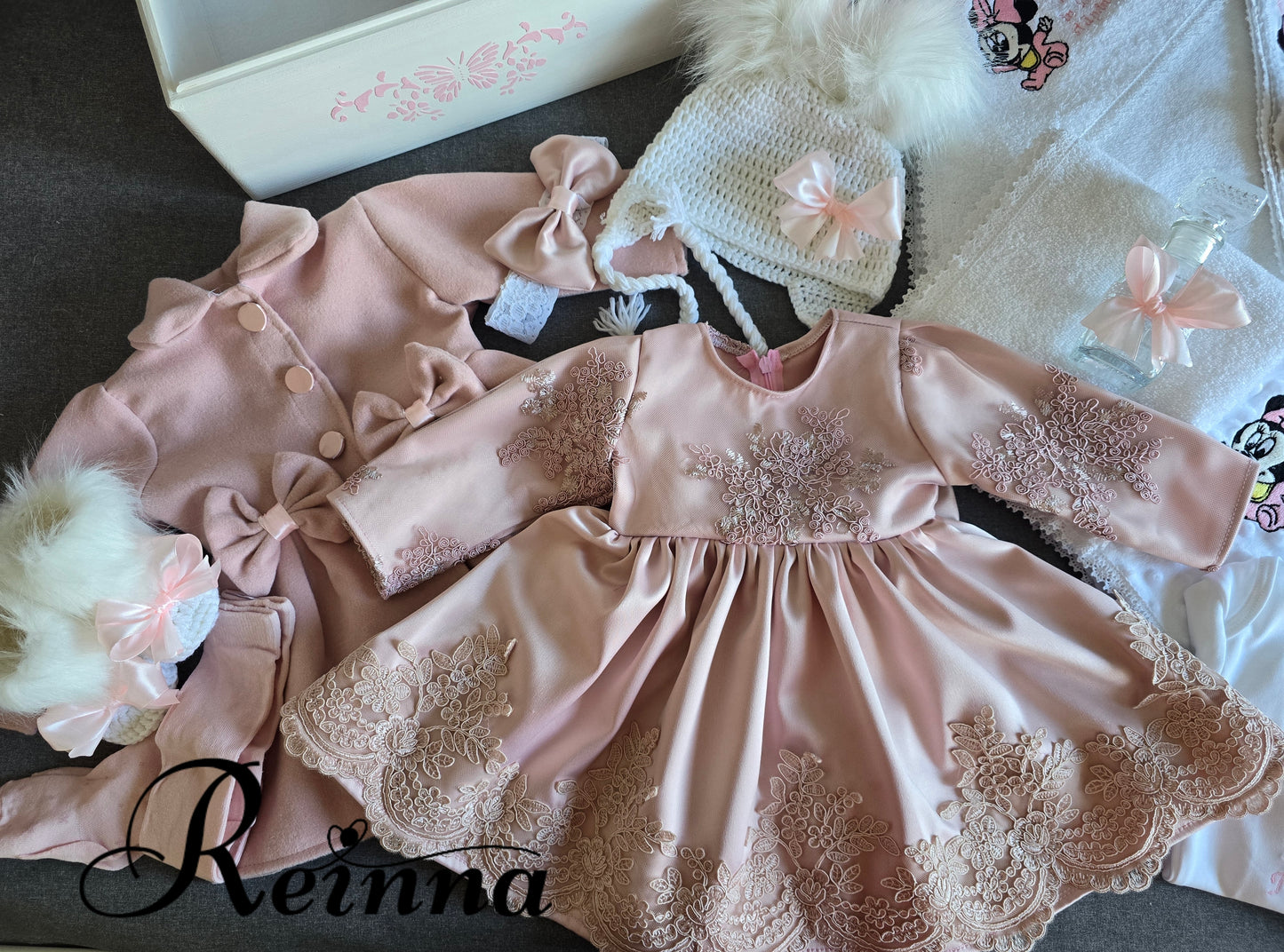 Trusou botez fetite, roz prafuit