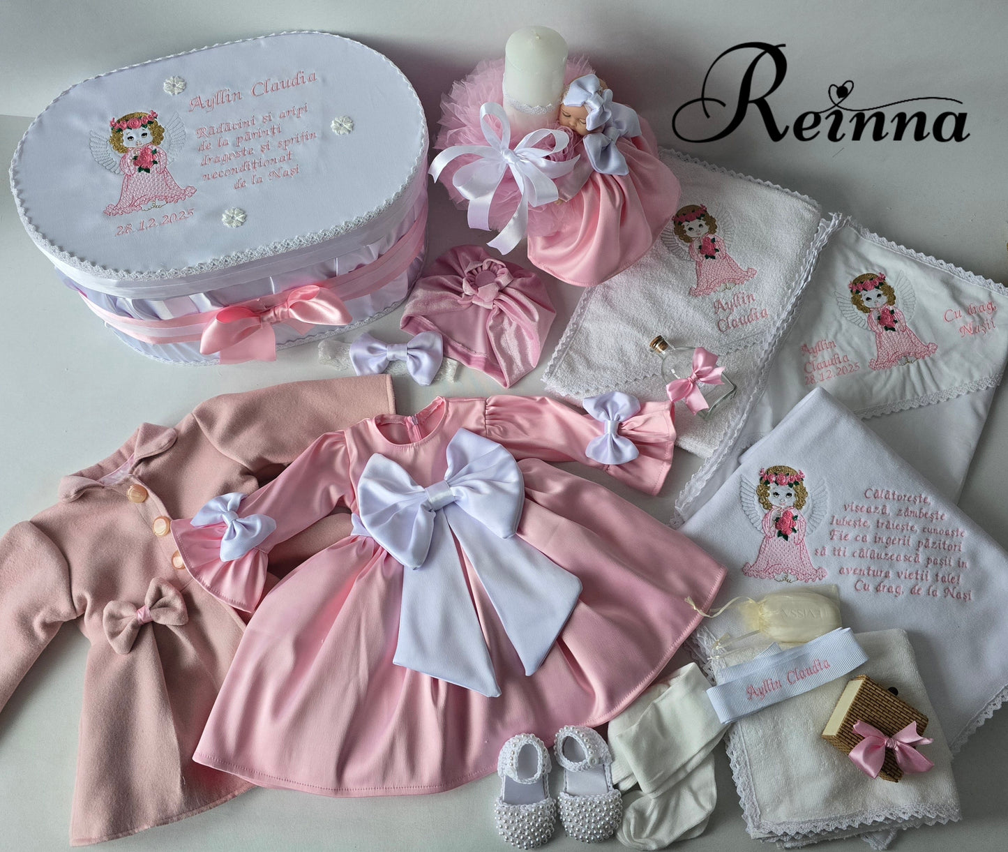 Set botez fete roz pastel cu broderie îngeraș și palton