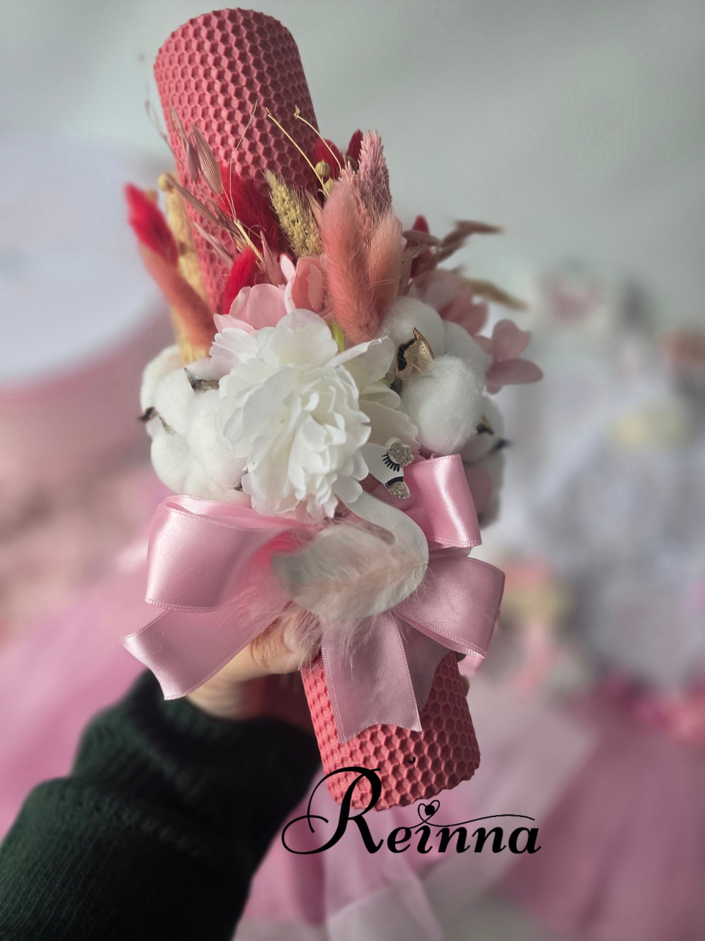 Set Complet Botez Fetiță – Premium & Personalizat (2 Ținute + Trusou + Lumânare + Cufăr)